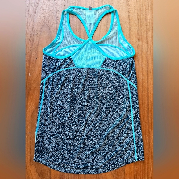 Nike Dri-Fit singlet, women's XS, turquoise, great condition. - Picture 3 of 7